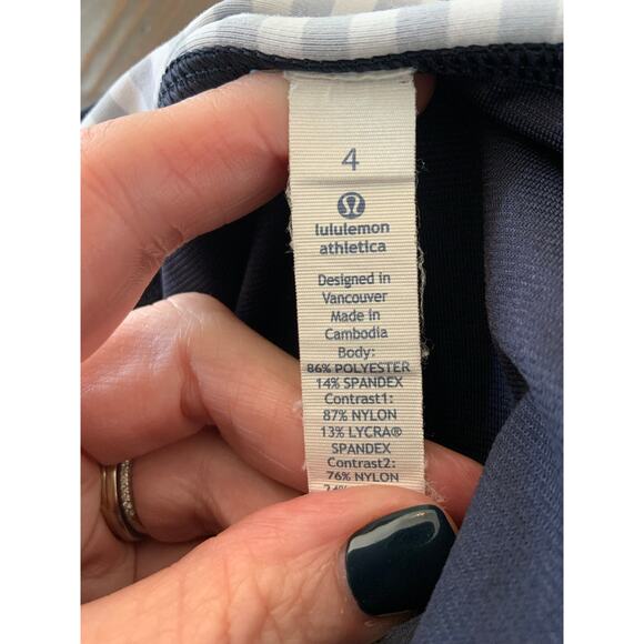 Lululemon Speed Up shorts size 4 - Picture 3 of 3